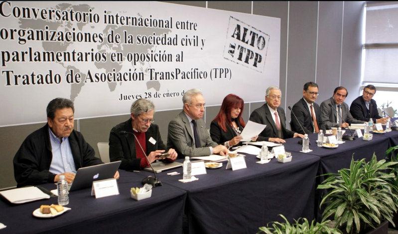 Conversatorio en el Senado de México. Foto: Regeneración
