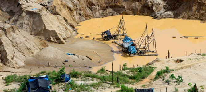 La minería ilegal se resiste a dejar Madre de Dios a pesar de las interdicciones del gobierno. Foto: Andina